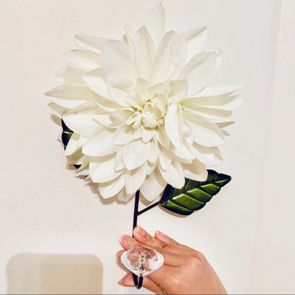 Decorative Flower hook: keys, race medals, clutch!